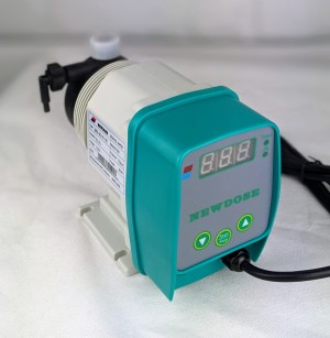 Мембранный дозирующий насос NewDose DFD-06-07-HX, 6 л/ч, 160 впрысков